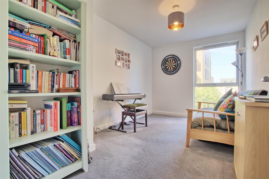 Additional image 7 of 2 bed flat for saleHering Road, Trumpington, Cambridge CB2