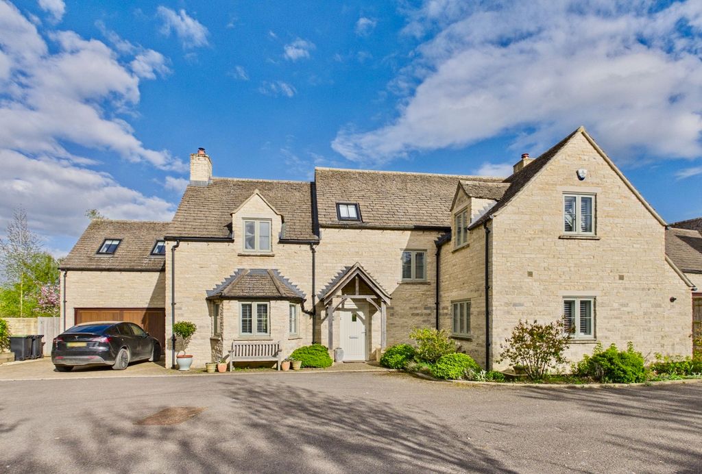 5 bed detached house to rentOlivers Yard, Shipton-Under-Wychwood OX7