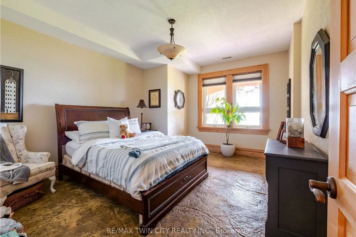 Additional image 16 of 504617 Grey Road 1