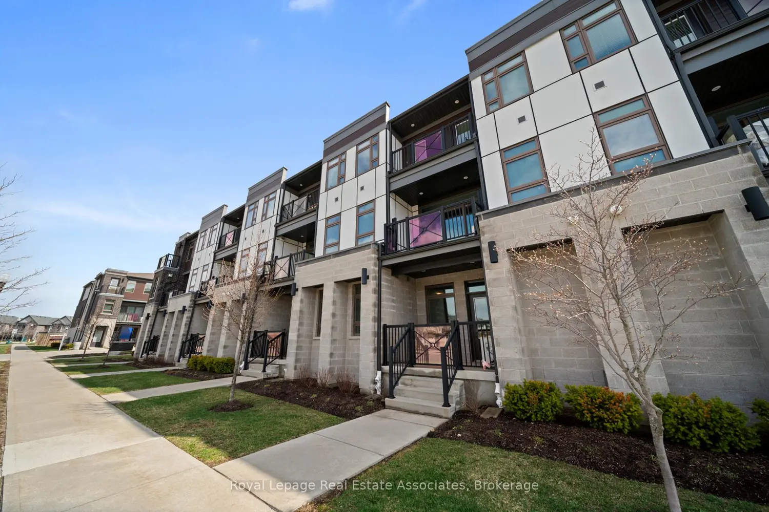 155 Thomas Slee Drive 2G