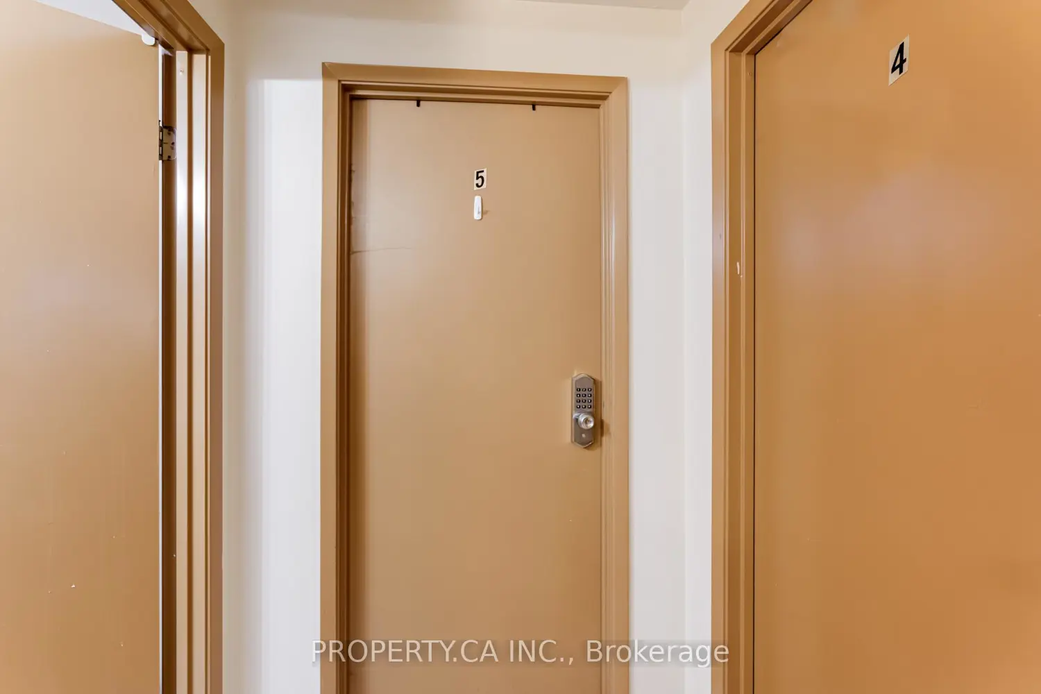 Additional image 10 of 253 Lester Street 204