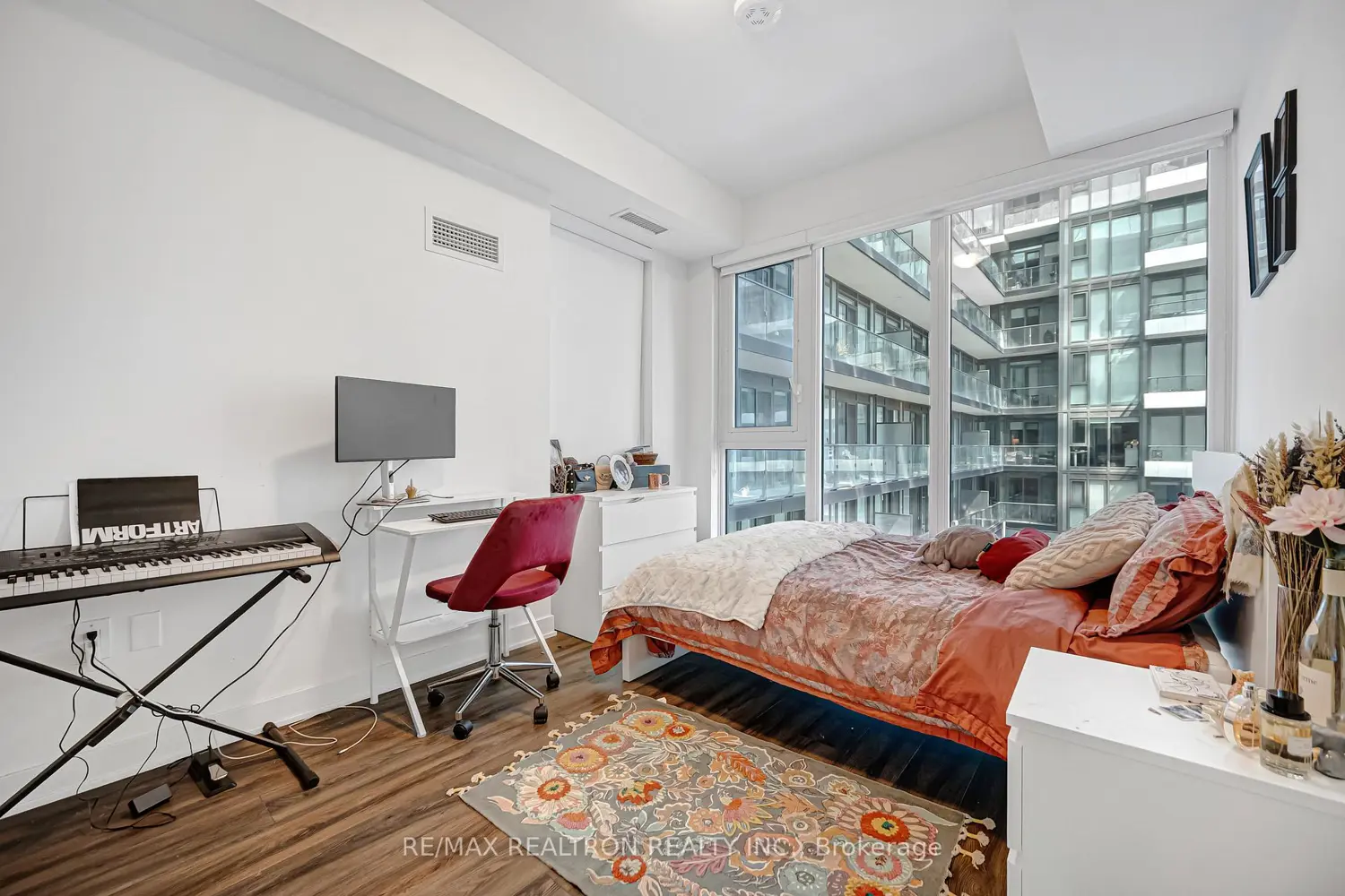 Additional image 8 of 135 Lower Sherbourne Street 1439