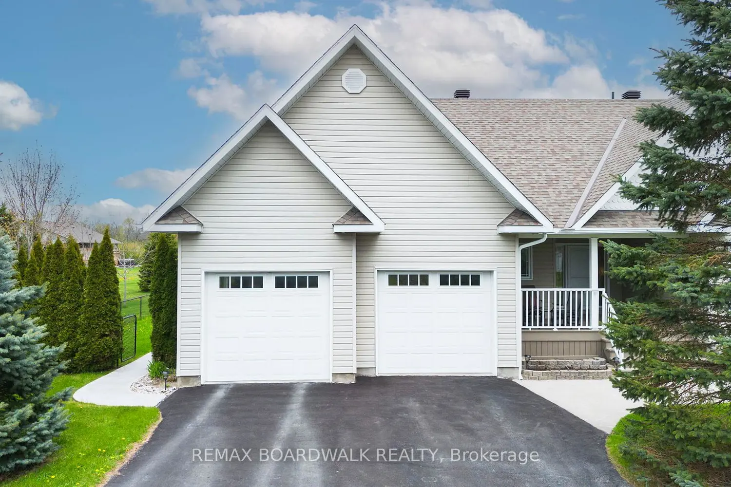 127 Macpherson Way photo 3