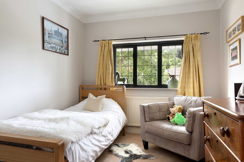 Additional image 21 of 5 bed detached house to rentLedborough Wood, Beaconsfield, Buckinghamshire HP9