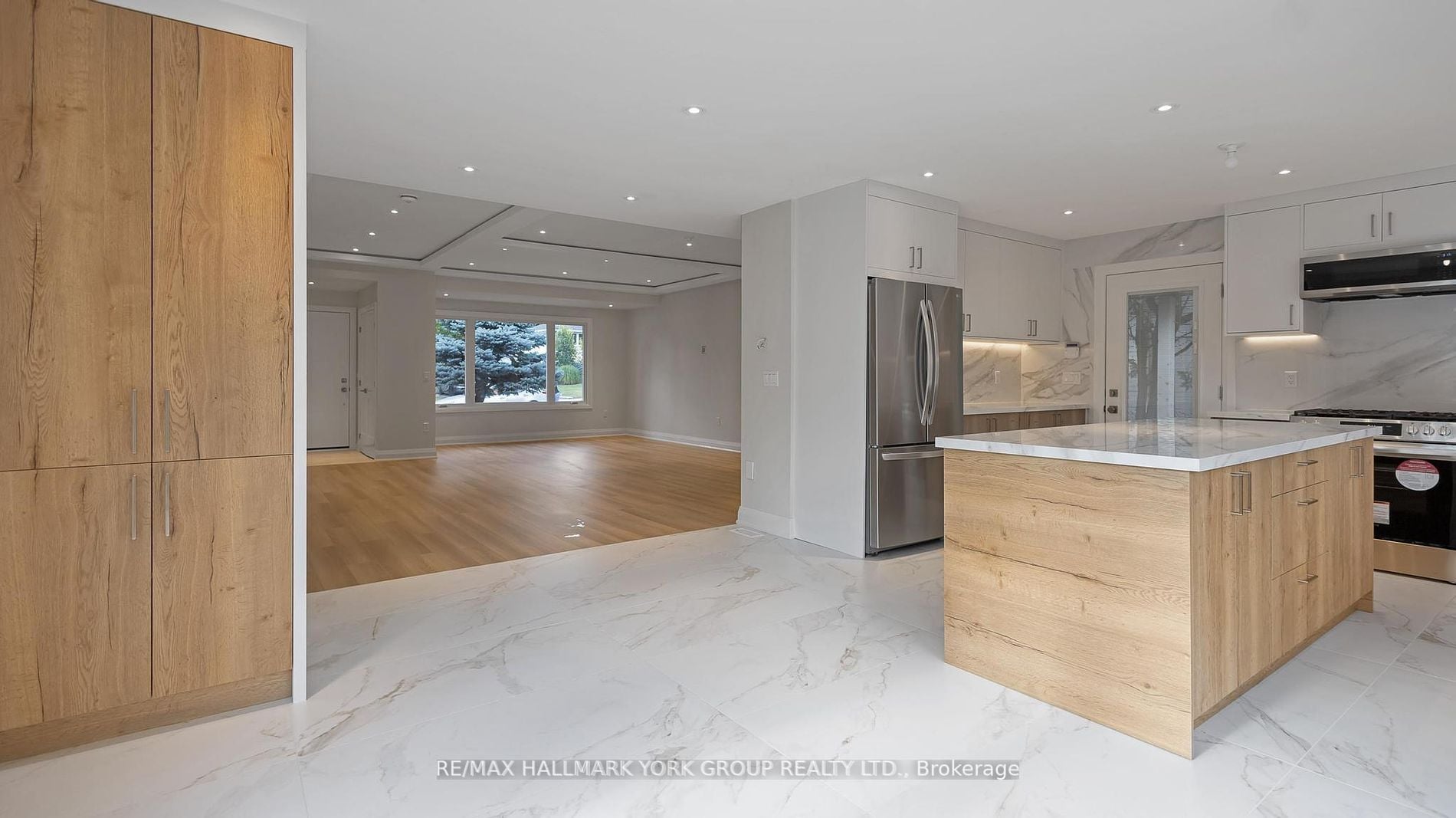 Additional image 5 of MAIN FL-1000 Lemar Road, Newmarket, ON, L3Y 1S1