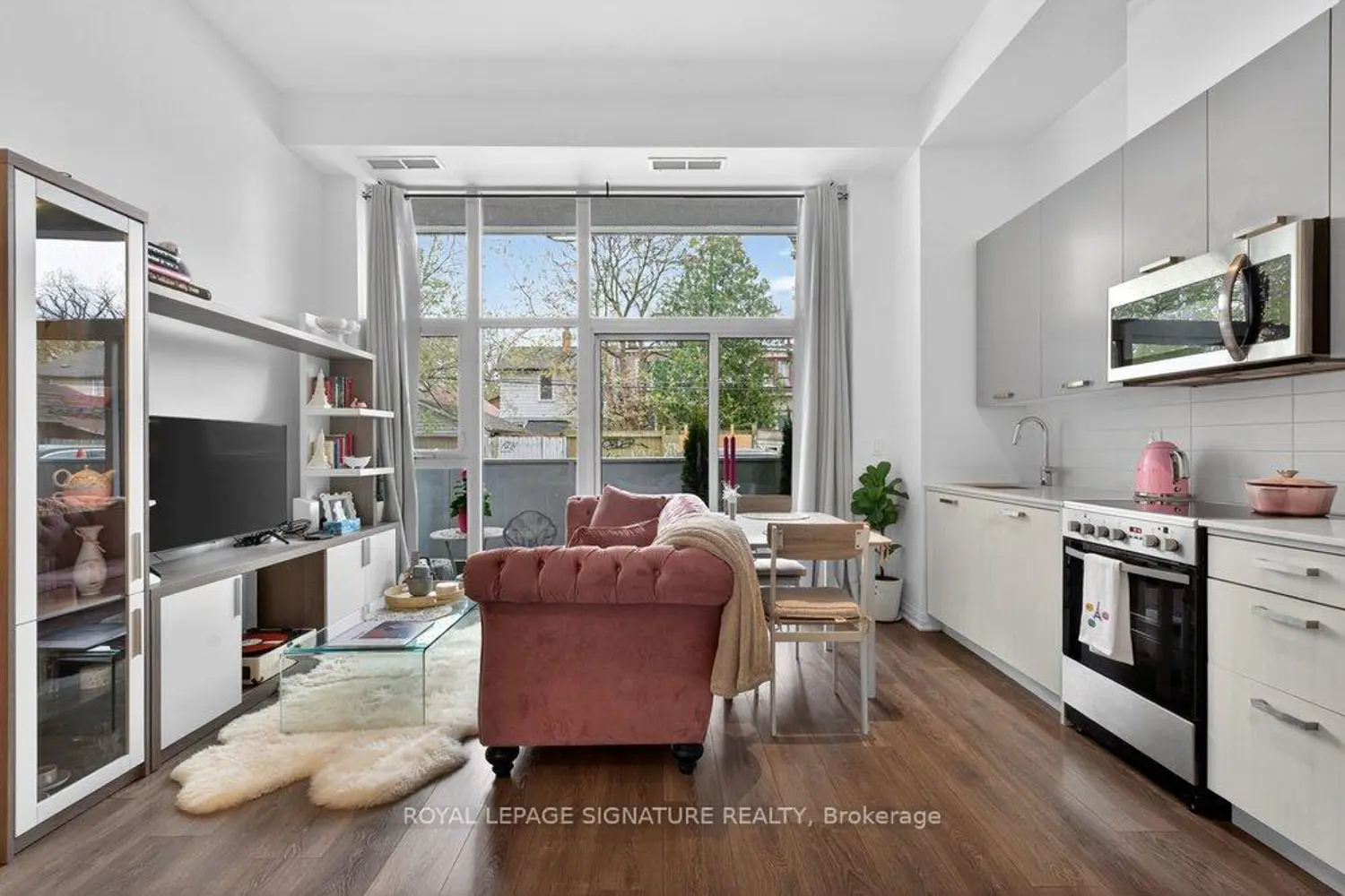 2301 Danforth Avenue 109 photo 5