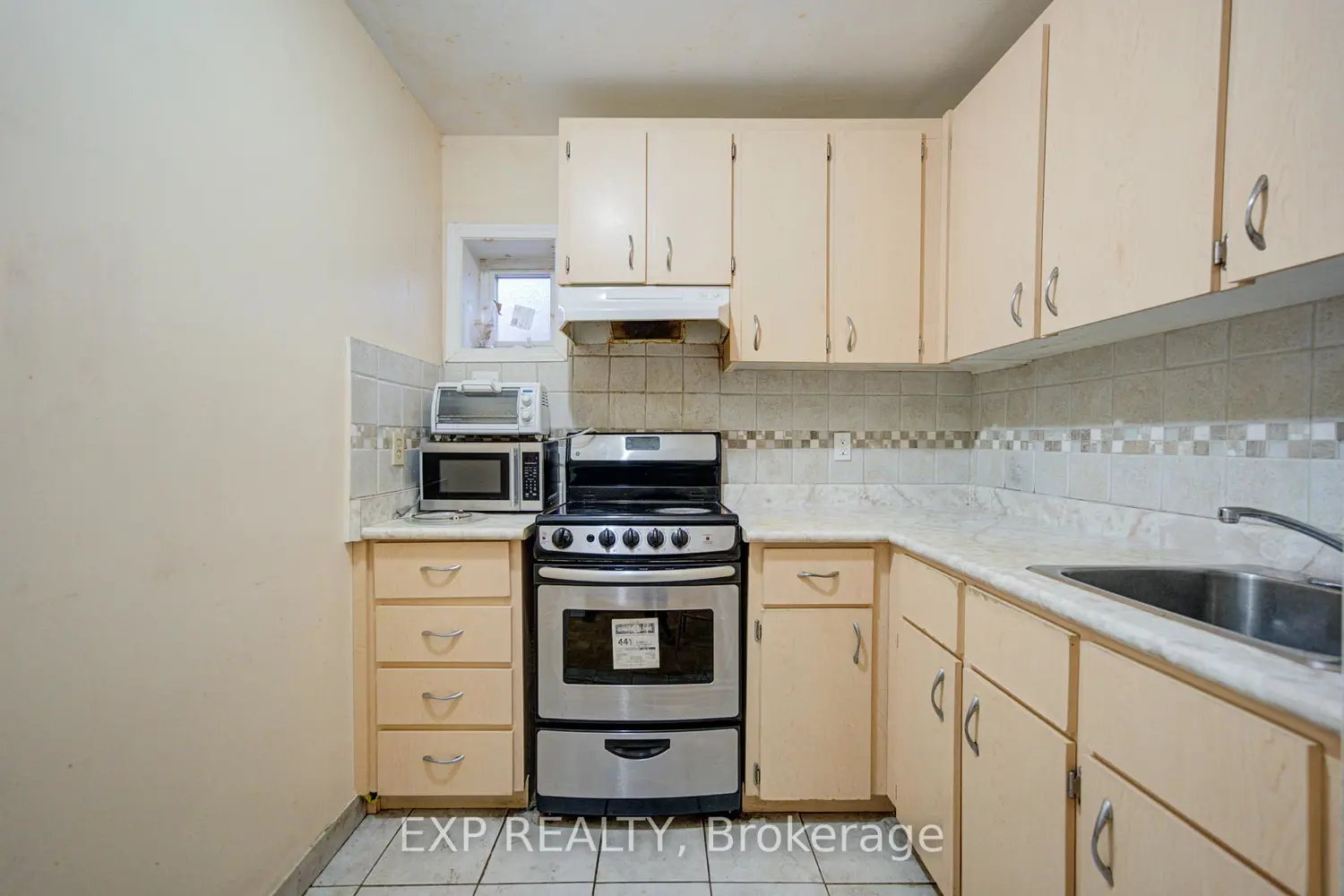 170 Wallace Avenue photo 4