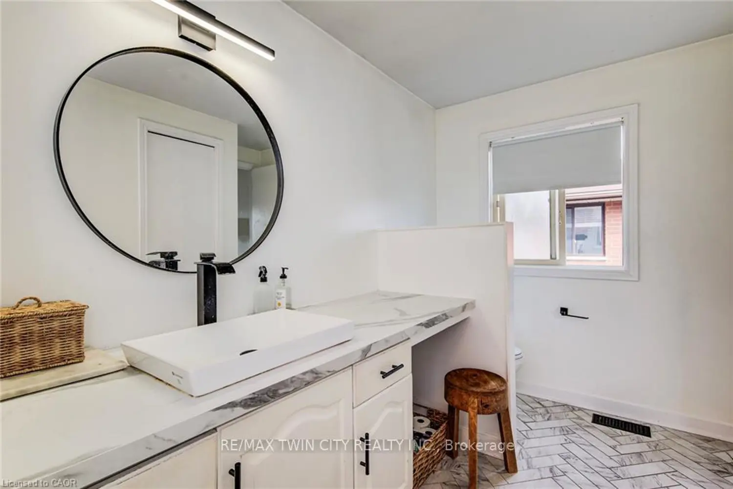 Additional image 13 of 43 Southview Crescent