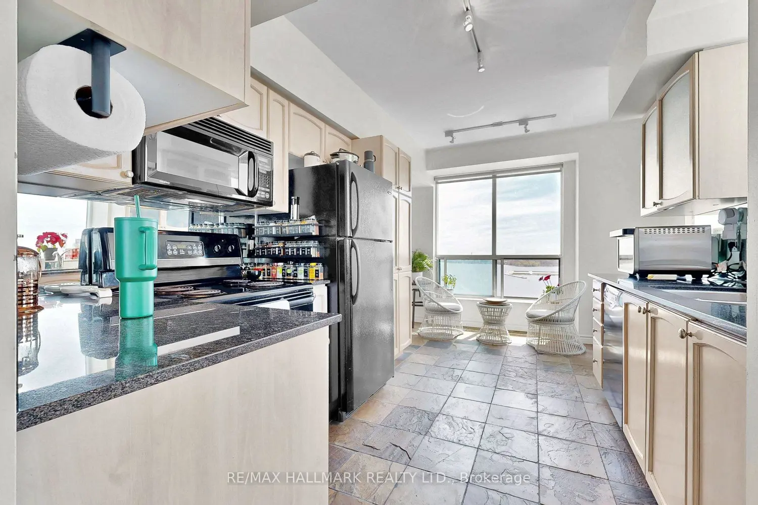 410 Queens Quay 1516 photo 5