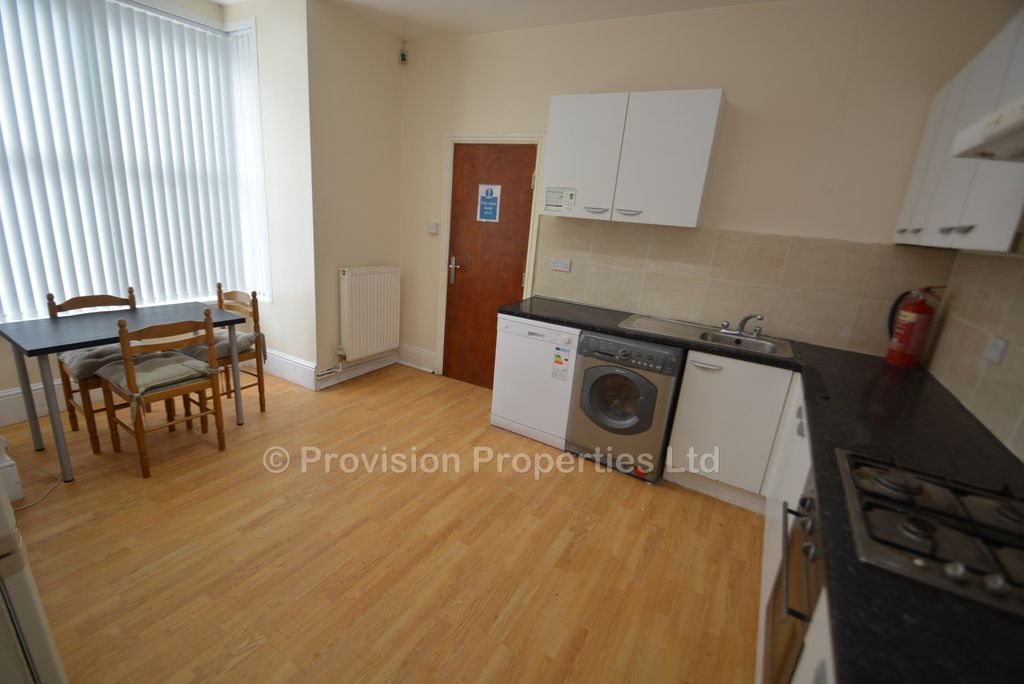 Additional image 14 of 6 bed terraced house to rentEbor Place, Hyde Park, Leeds LS6