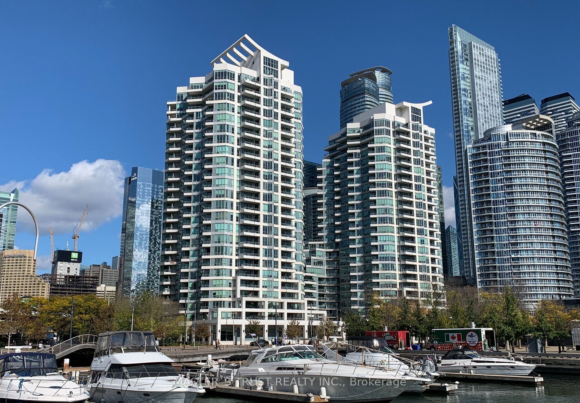 1121-230 Queens Quay W, Toronto, ON, M5J 2Y7