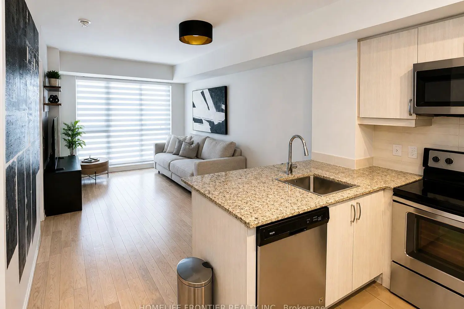 Additional image 3 of 9205 Yonge Street 1211