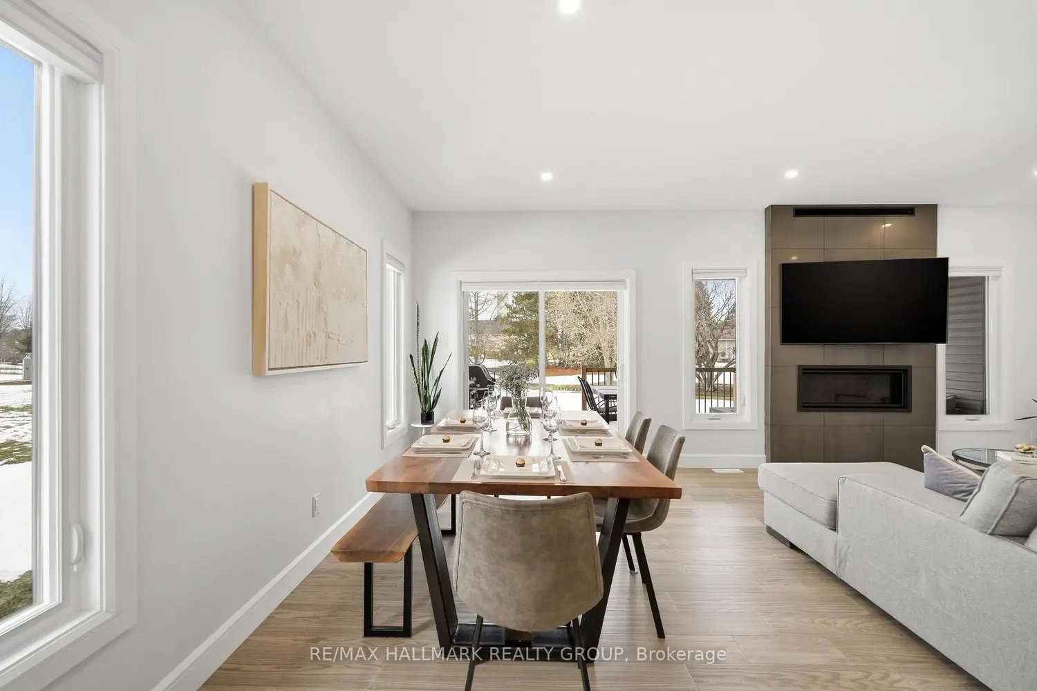 21 Maxime Court photo 3