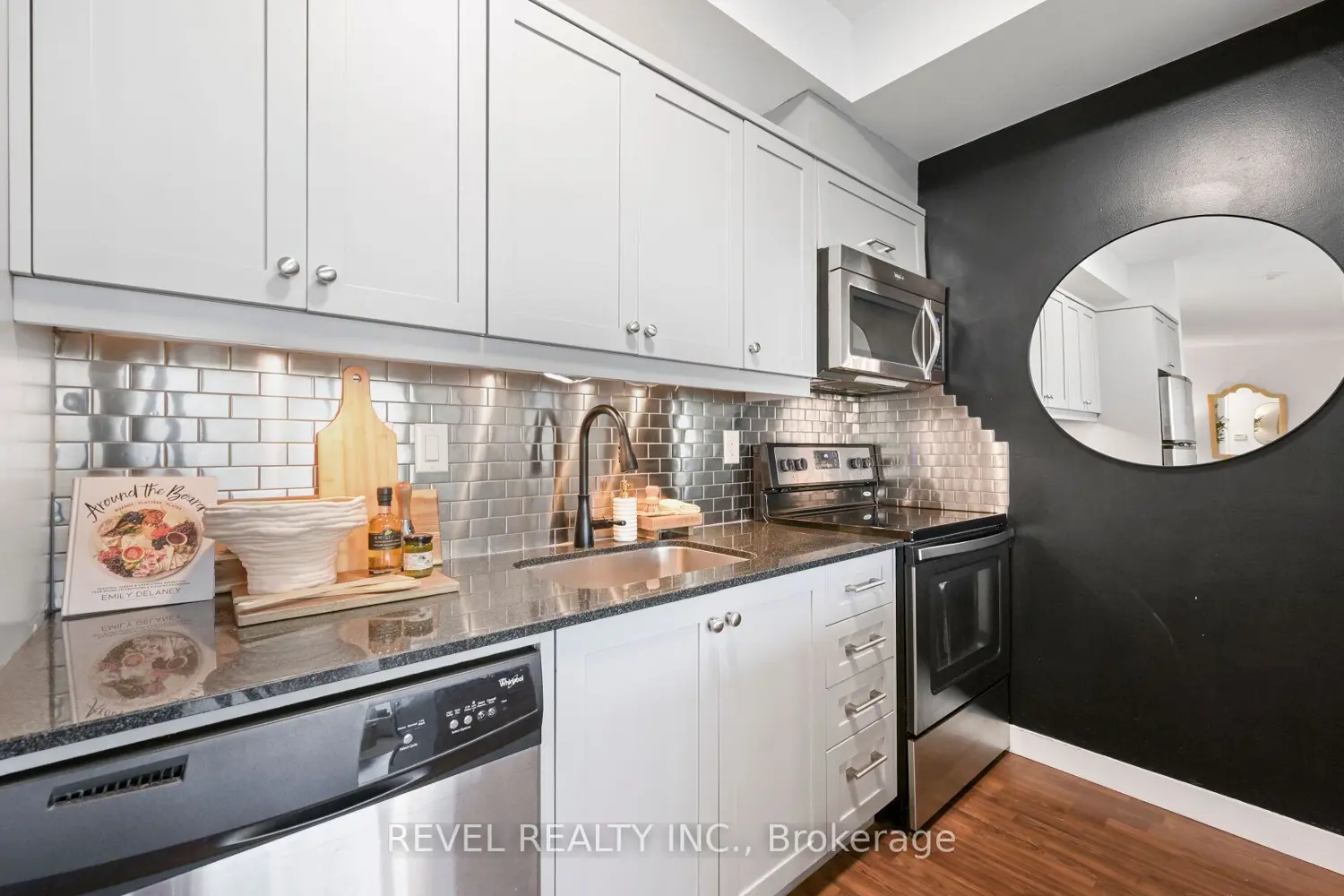 5101 Dundas Street 801 photo 5