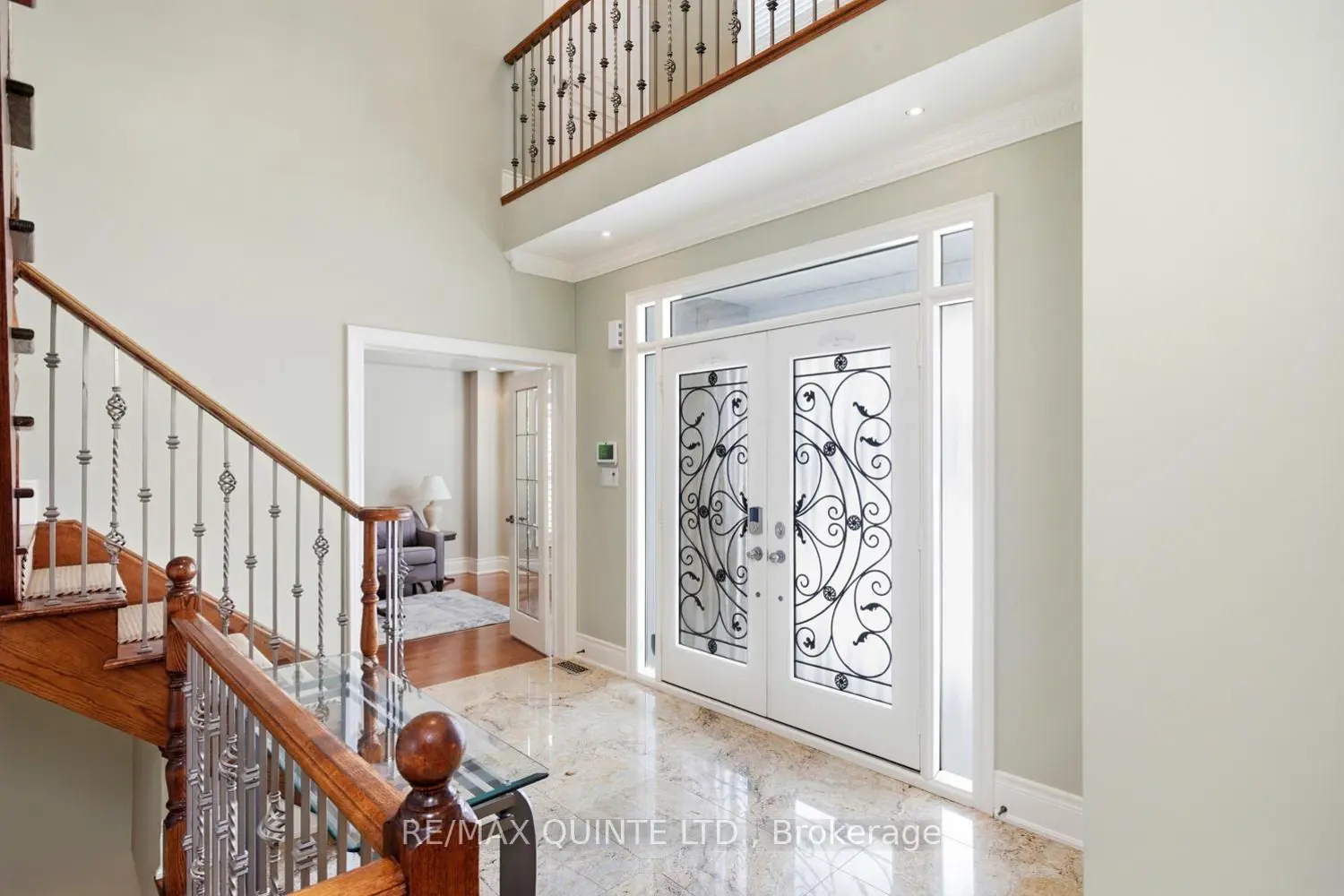 2 Treeview Avenue photo 2