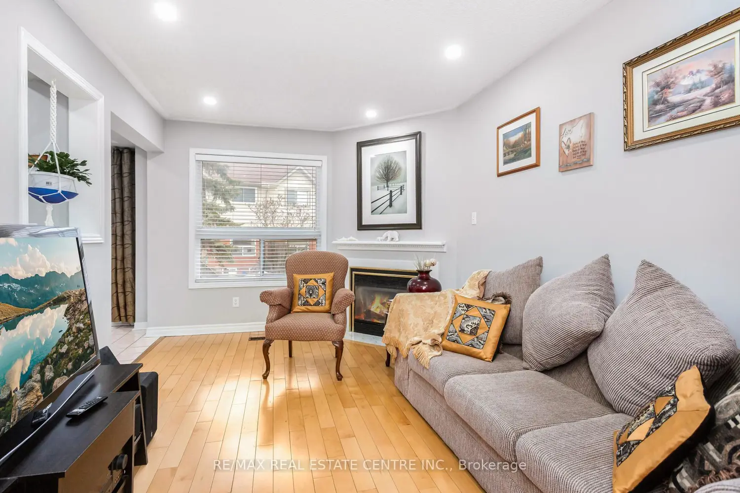 Additional image 16 of 2555 Thomas Street 66
