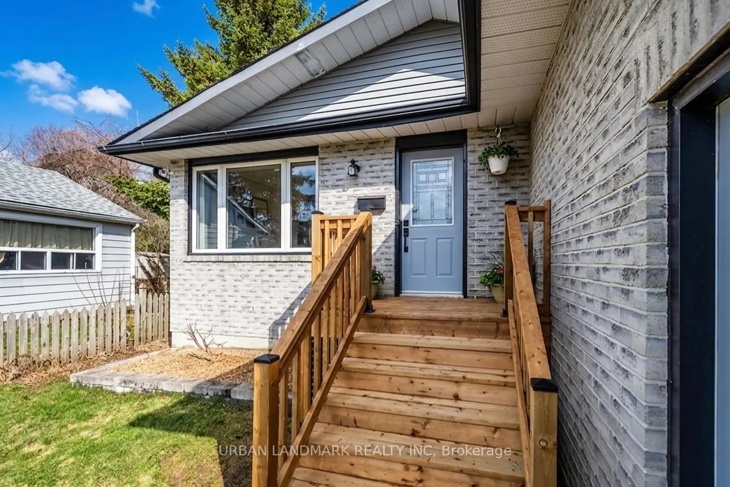 140 Riveredge Drive photo 2