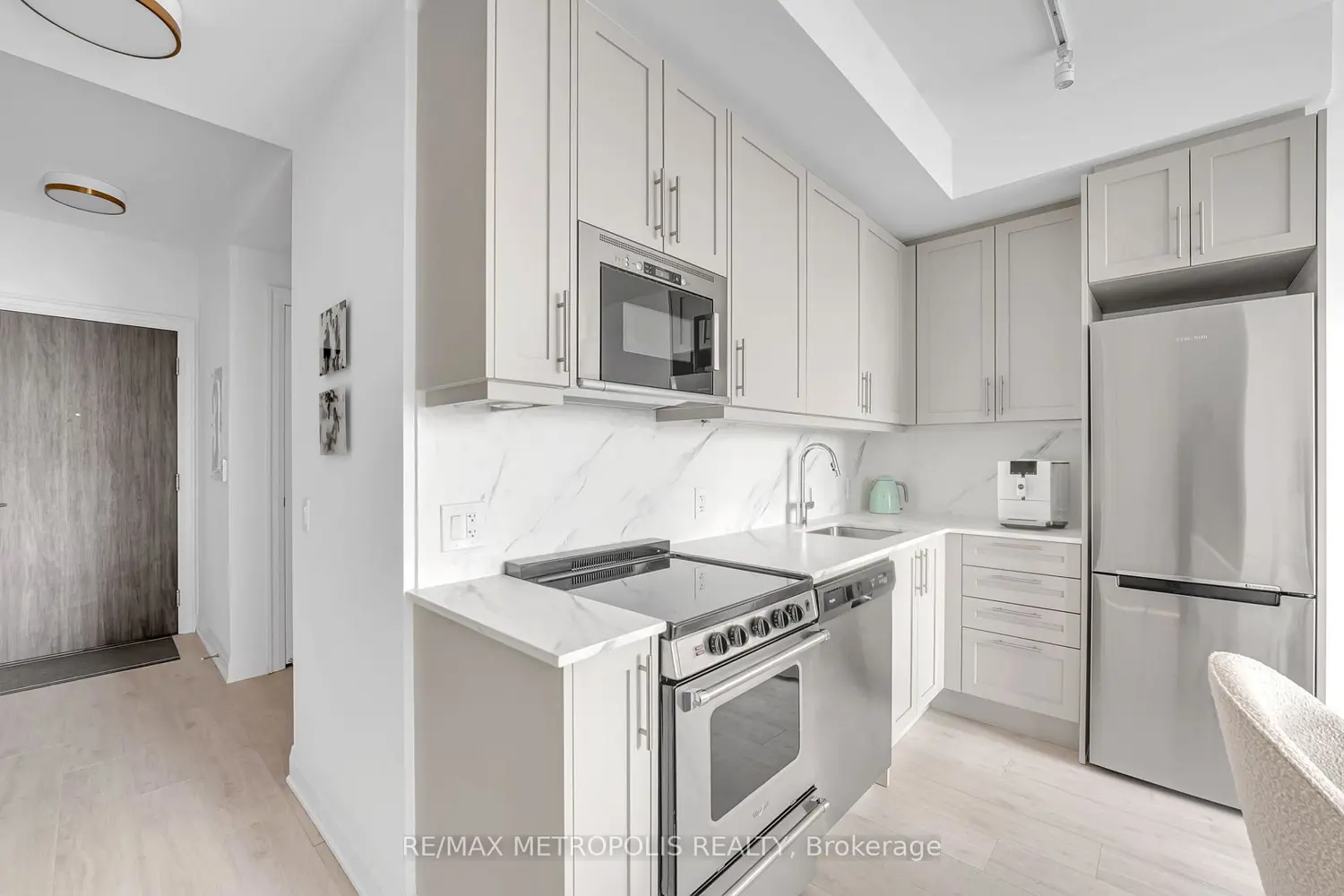 Additional image 3 of 10 Gatineau Drive 509W