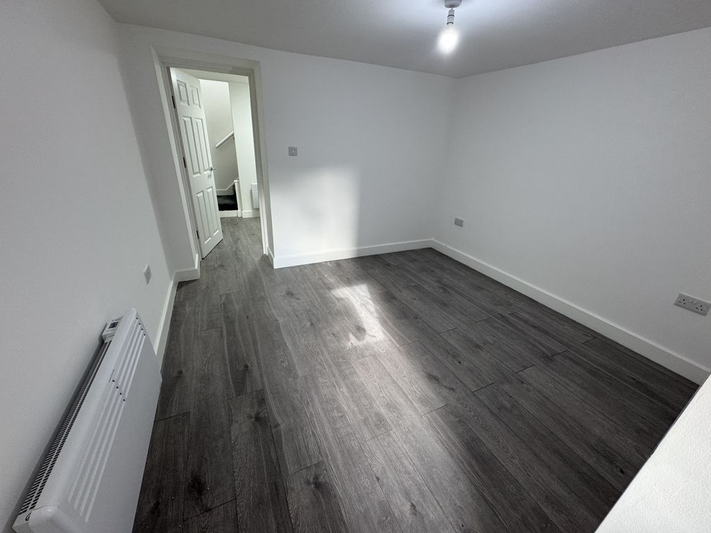 Additional image 10 of 1 bed flat to rentPicton Street, Maesteg CF34