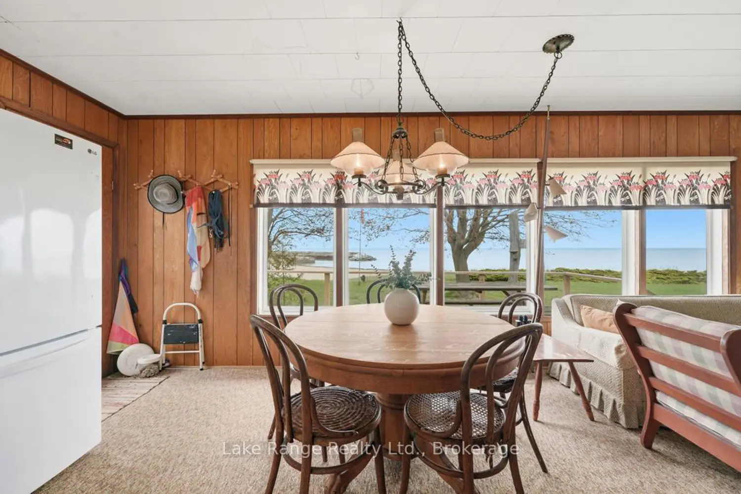 805 Leonard Court photo 4