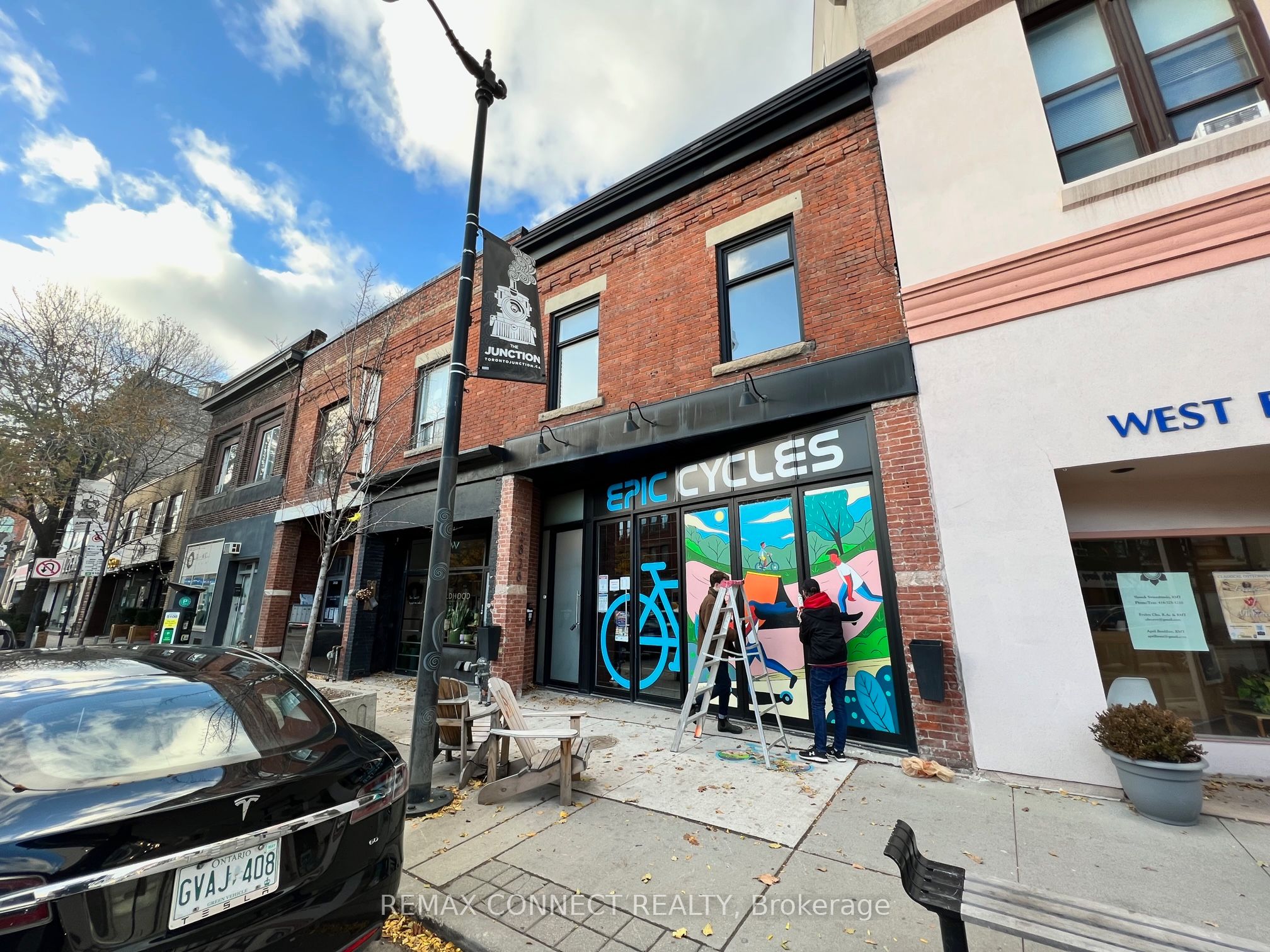 2A-2828 Dundas Street W, Toronto, ON, M6P 1Y7