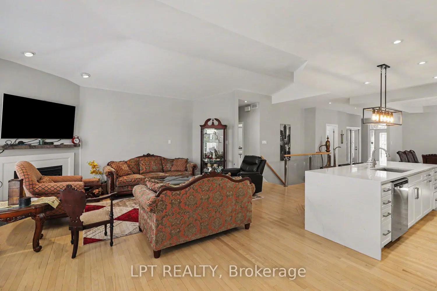 1942 Caprihani Way photo 4