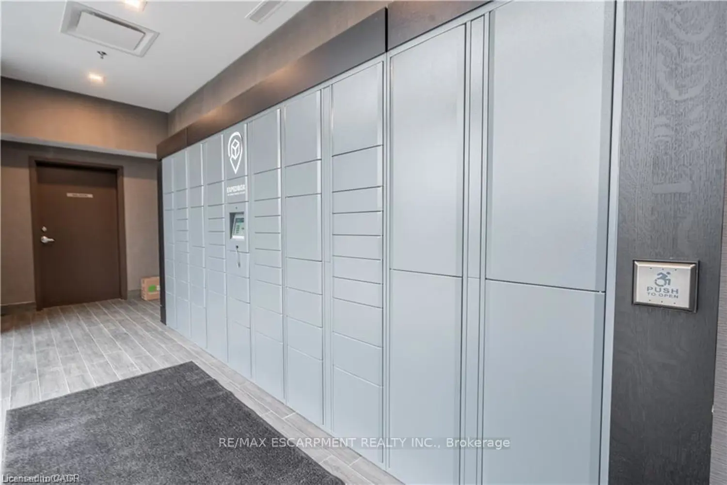 Additional image 14 of 450 Dundas Street 419