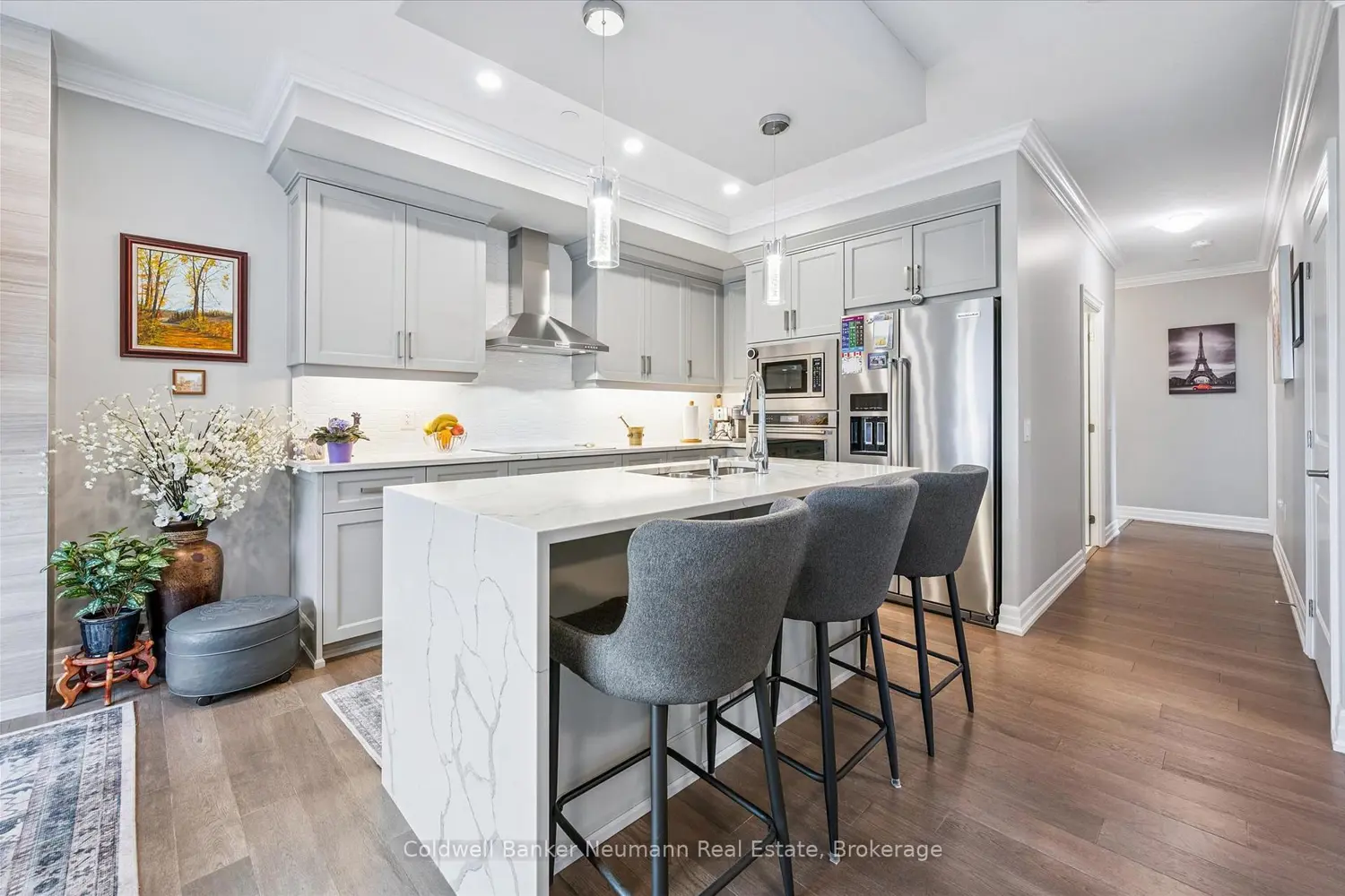 1880 Gordon Street 612 photo 2