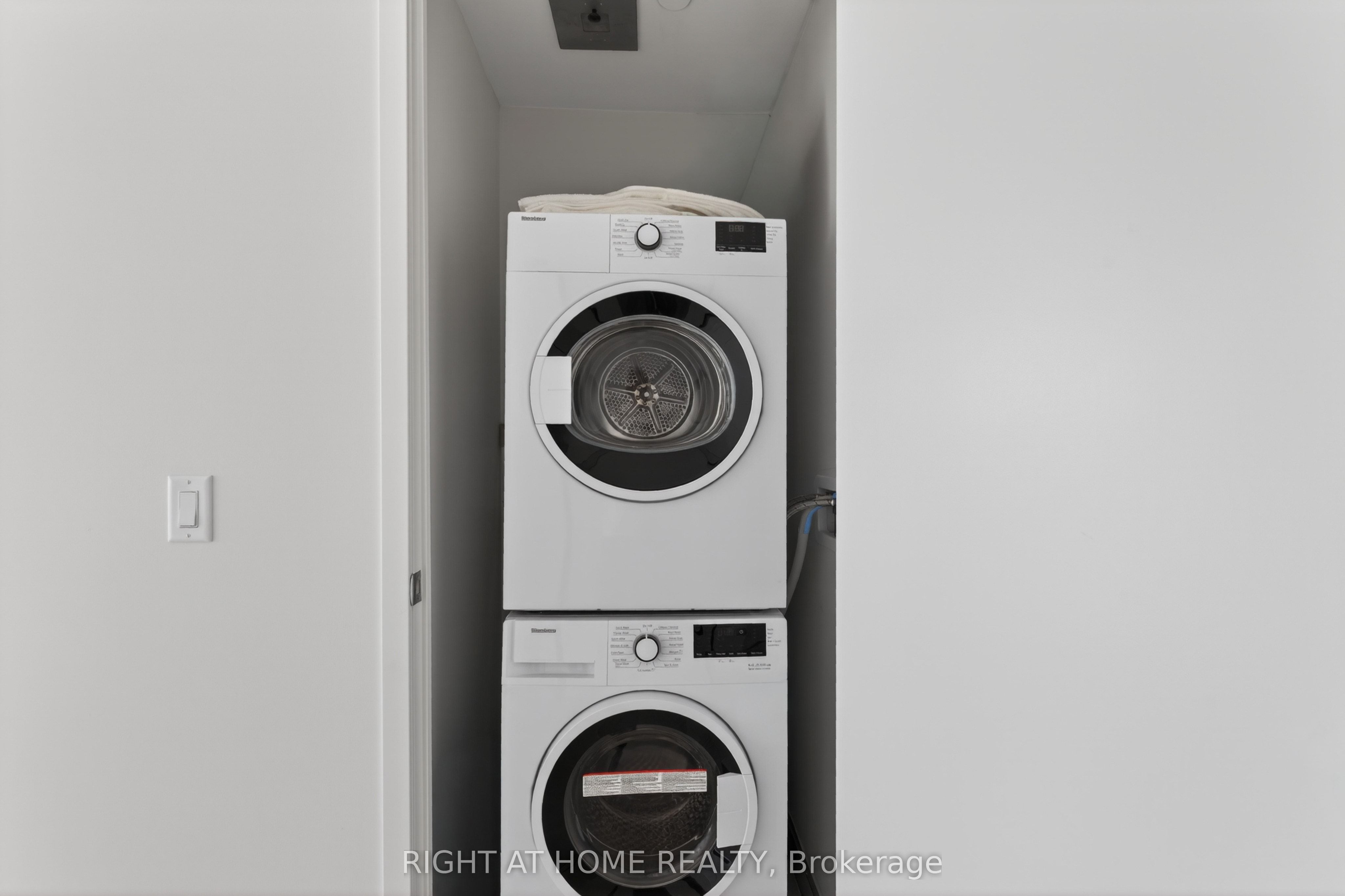 Additional image 4 of 806-322 Dupont Street, Toronto, ON, M5R 0E3