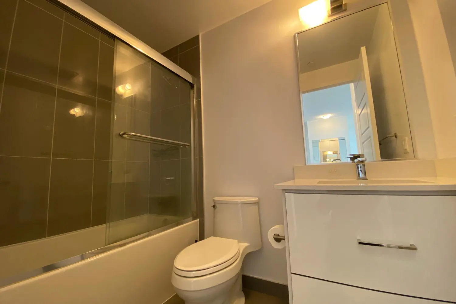 Additional image 20 of 415 Sea Ray Avenue 105