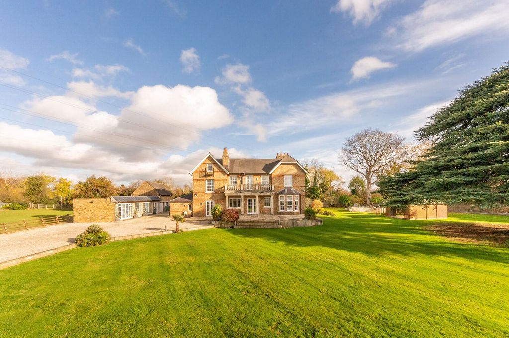 6 bed detached house to rentSt Marys Road, South Buckinghamshire, Wexham SL3