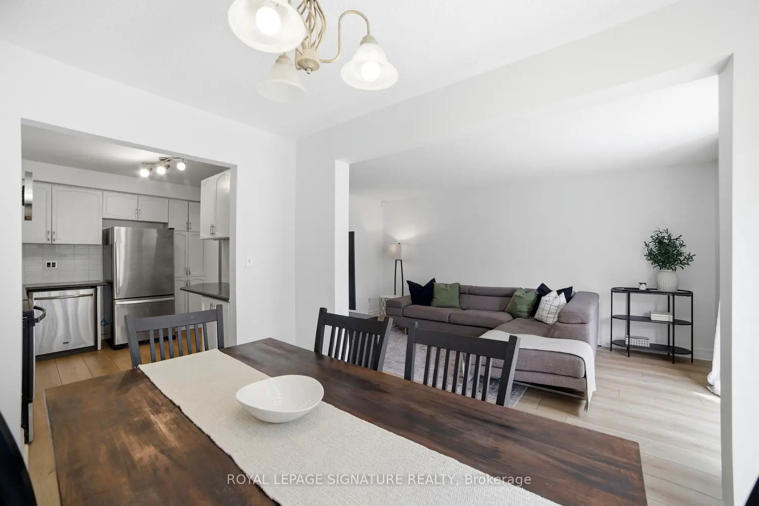 Additional image 8 of 1 Royalwood Court 15