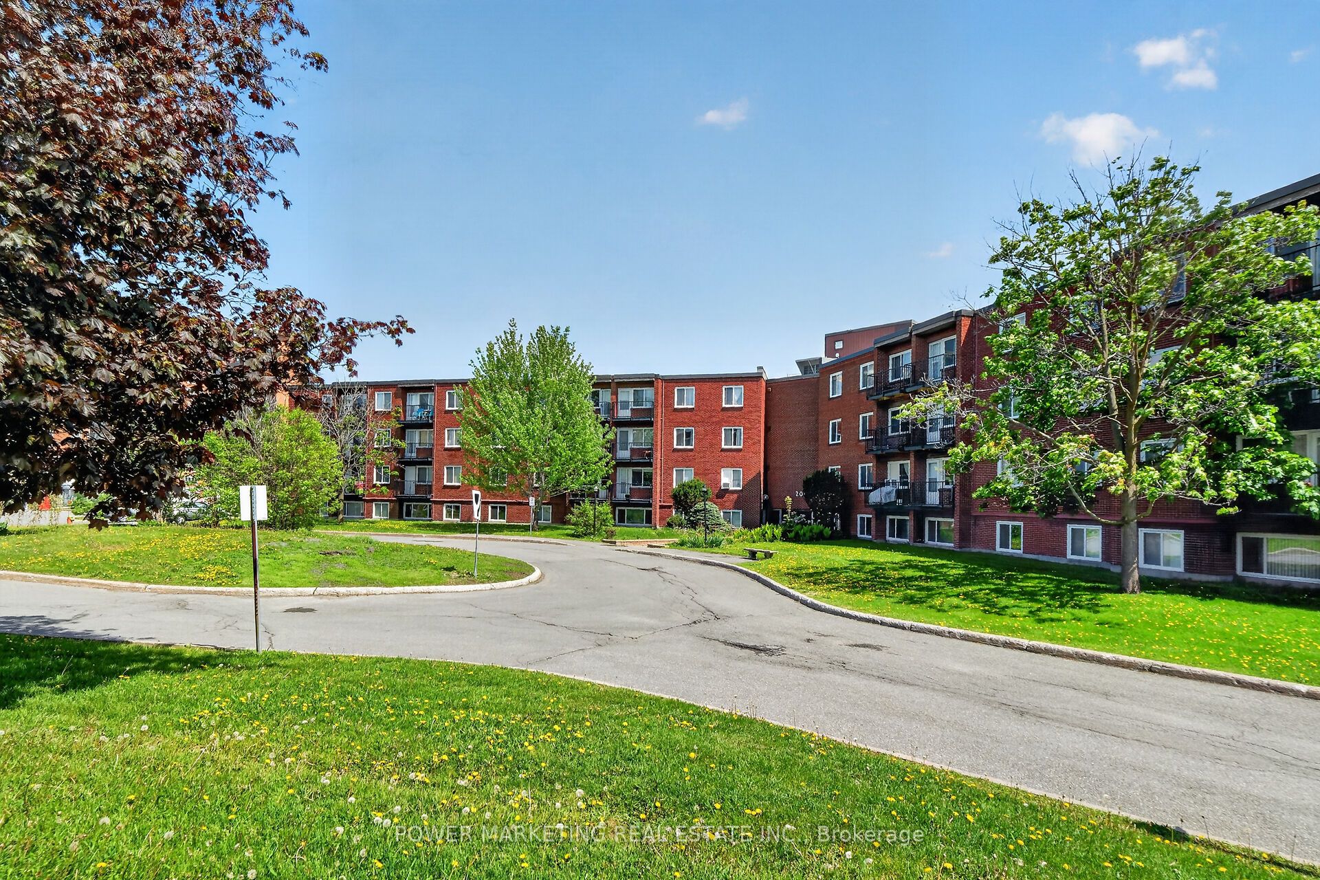 303A-2044 Arrowsmith Drive, Ottawa, ON, K1J 7V8