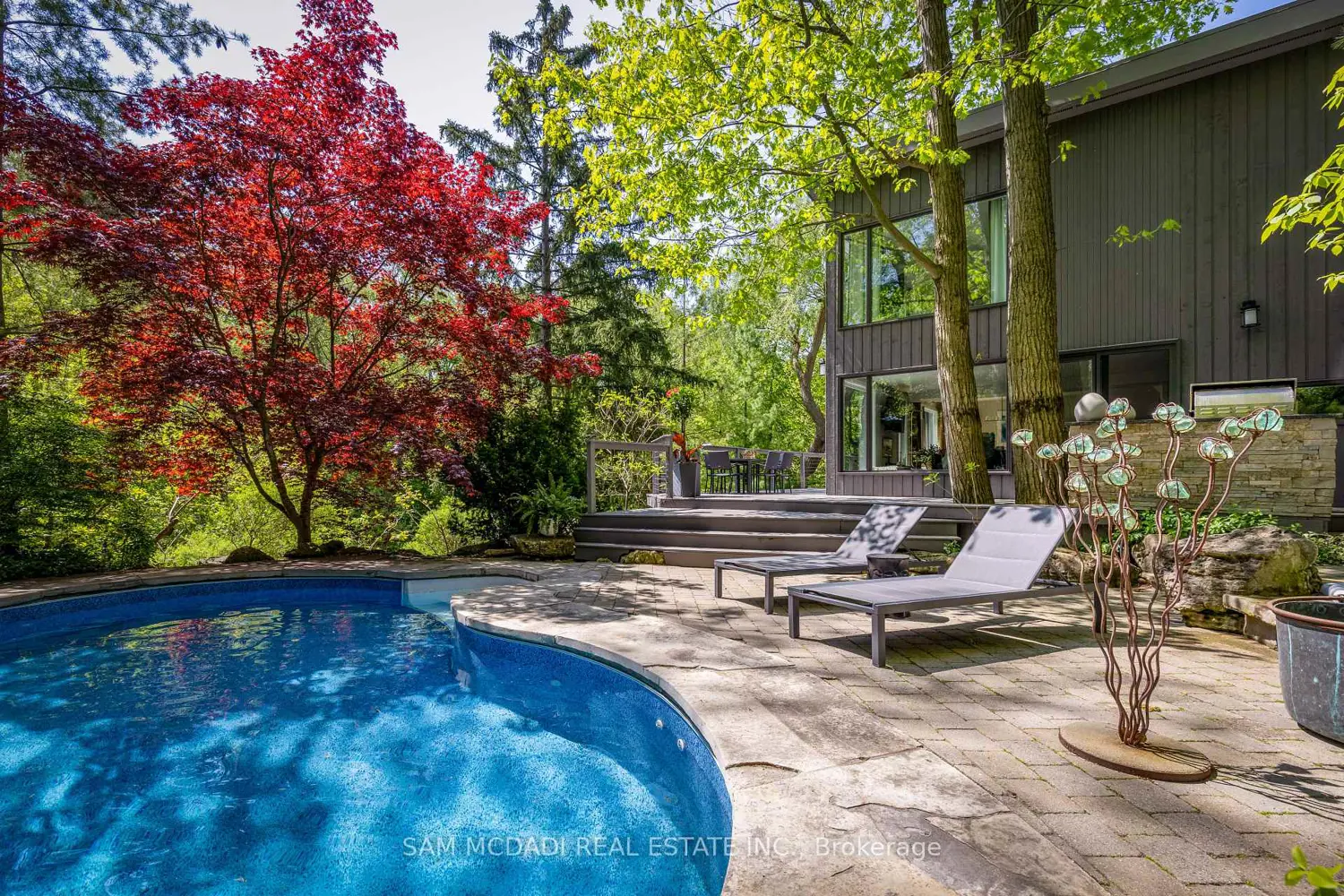 Additional image 6 of 1273 Queen Victoria Avenue