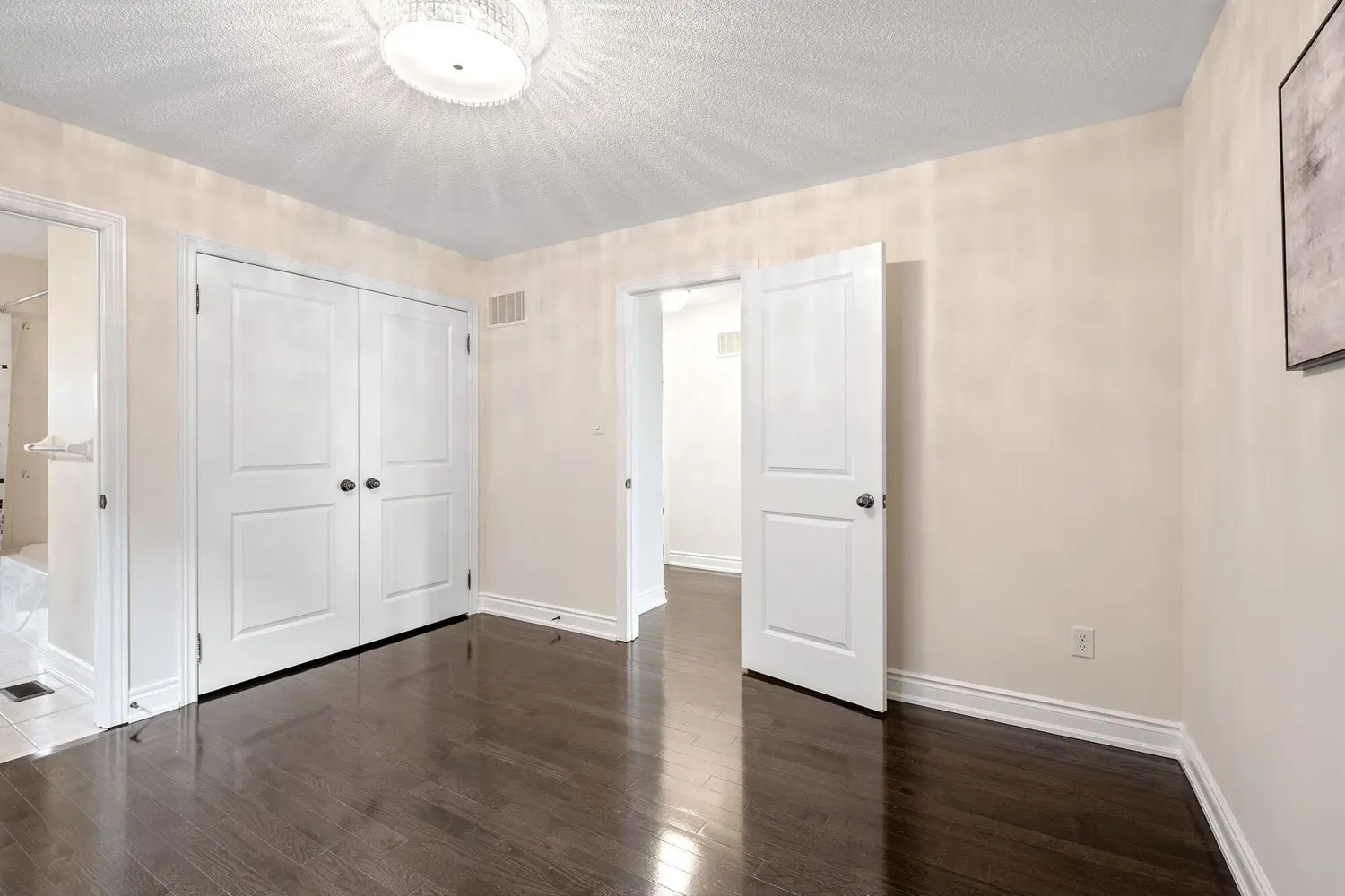 Additional image 11 of 27 Lampman Crescent