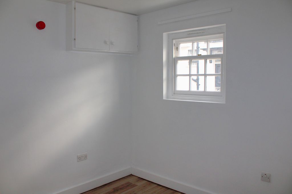 Additional image 6 of 1 bed flat to rentMarket Place, Brigg DN20