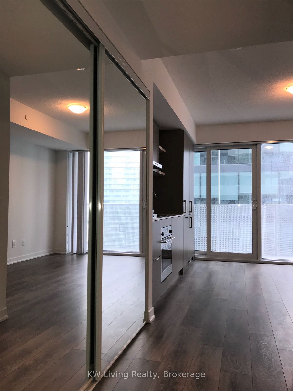 Additional image 5 of 4011-100 Harbour Street, Toronto, ON, M5J 1B7