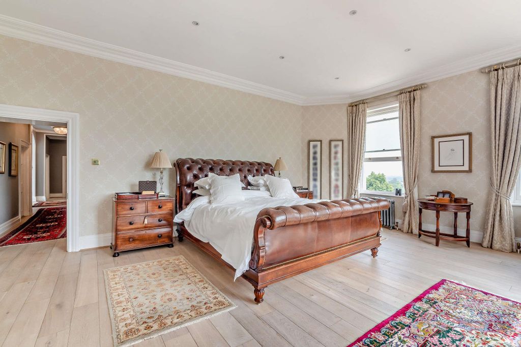 Additional image 13 of 7 bed detached house for saleBurghfield Common, Berkshire RG7