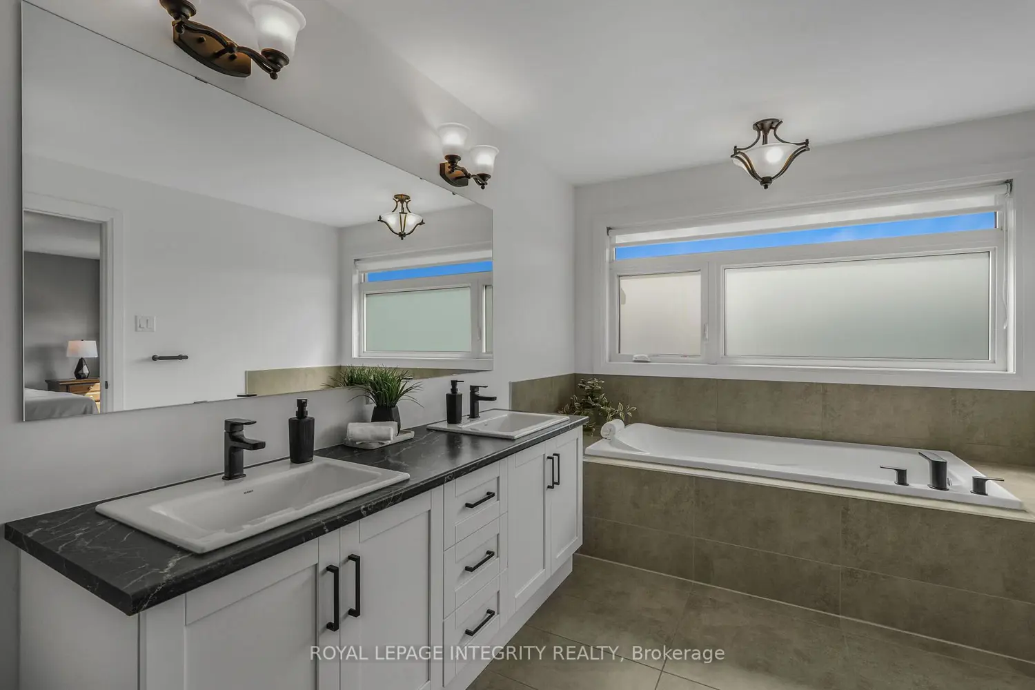 Additional image 11 of 400 Colmar Street