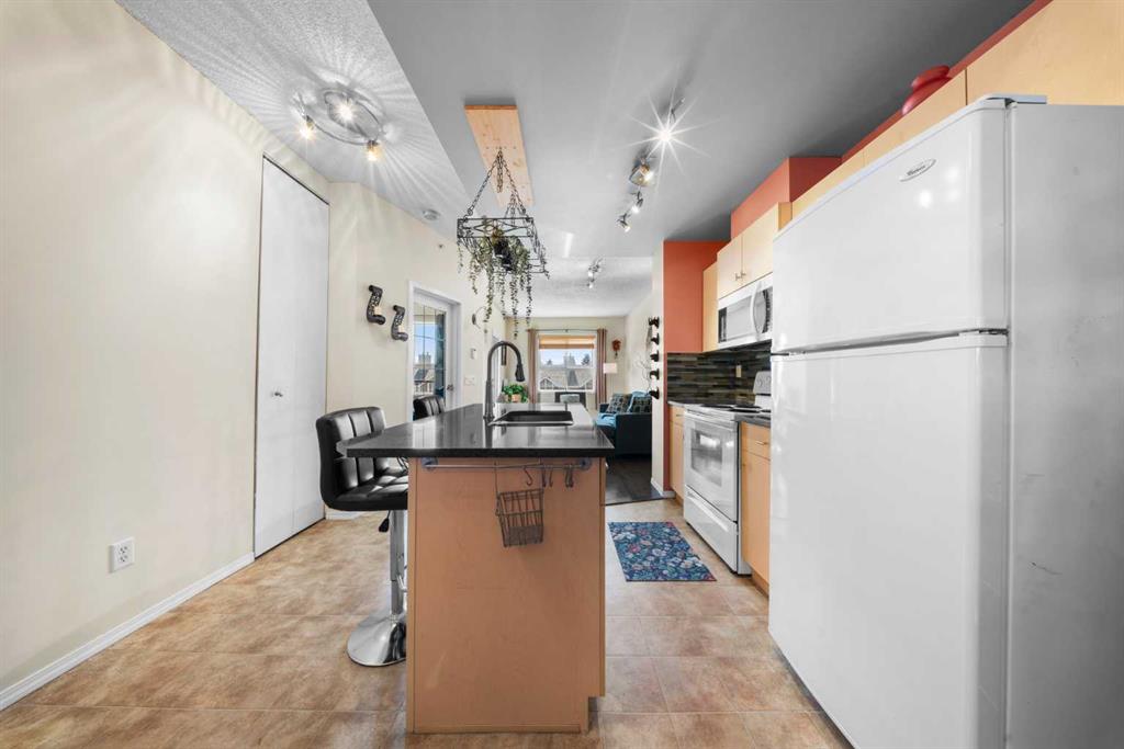 Additional image 6 of 3206-73 Erin Woods Court SE, Calgary, AB, T2B 3V2
