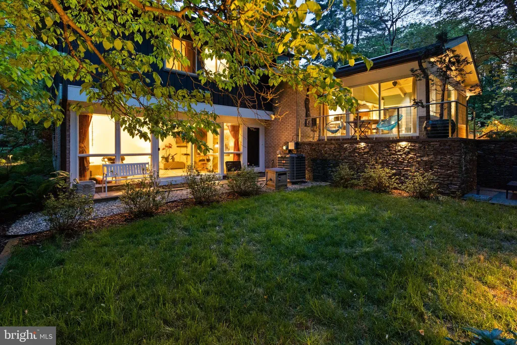 Additional image 8 of 8034 Park Overlook Drive, Bethesda, MD 20817