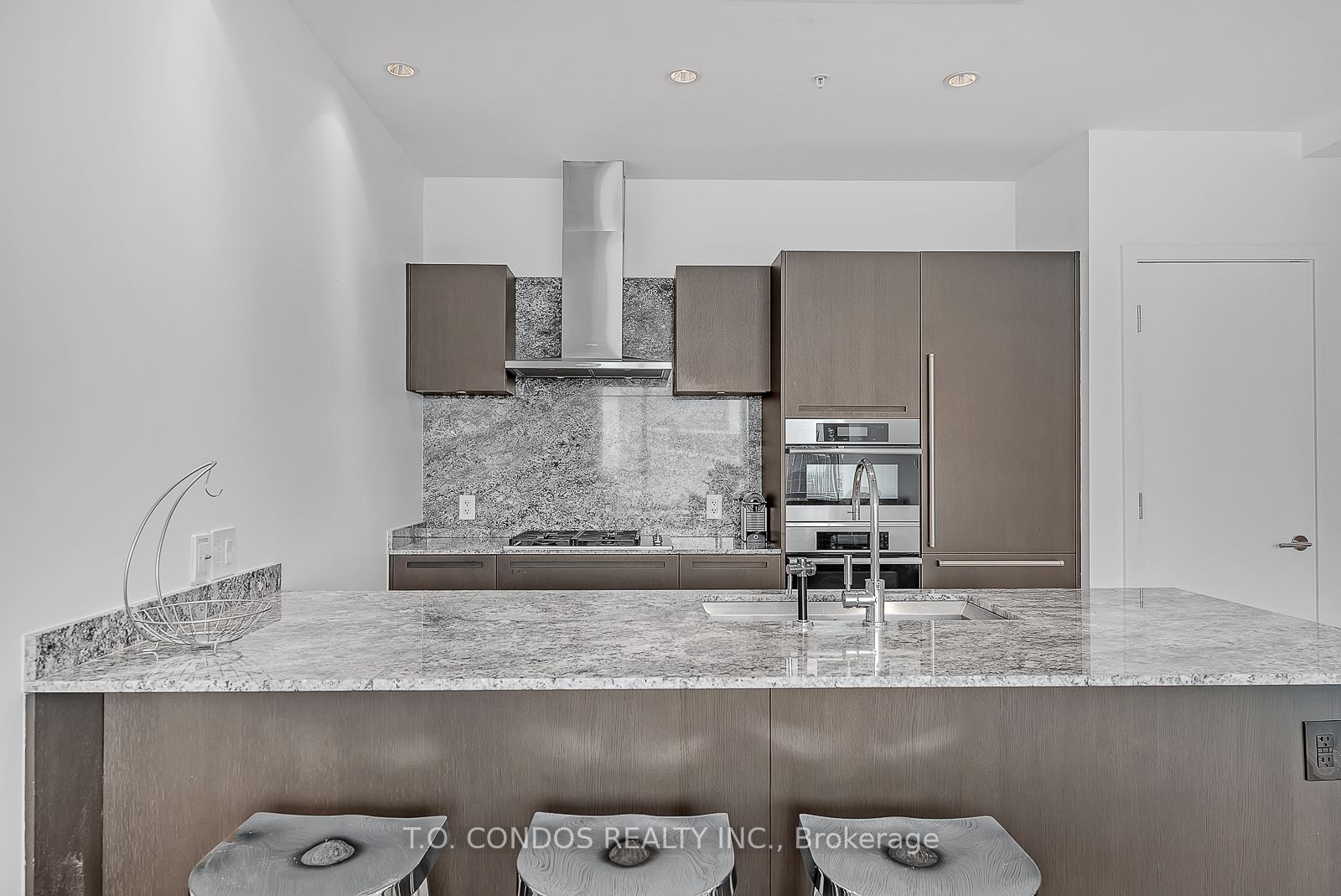 Additional image 6 of 5807-180 University Avenue, Toronto, ON, M5H 0A2