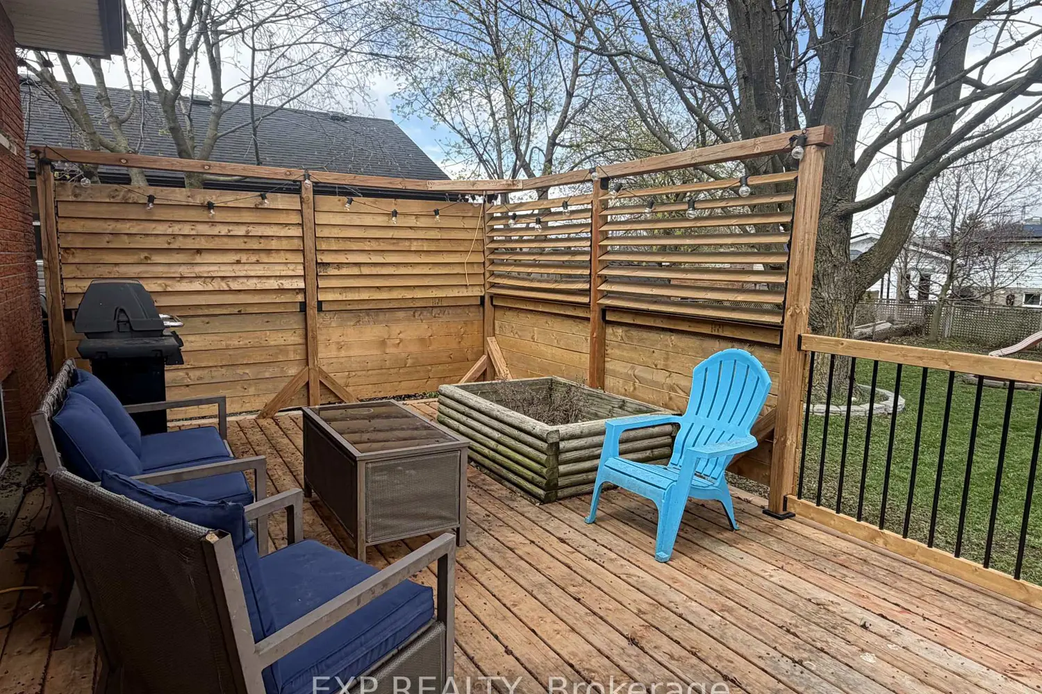 597 Gold Street photo 3