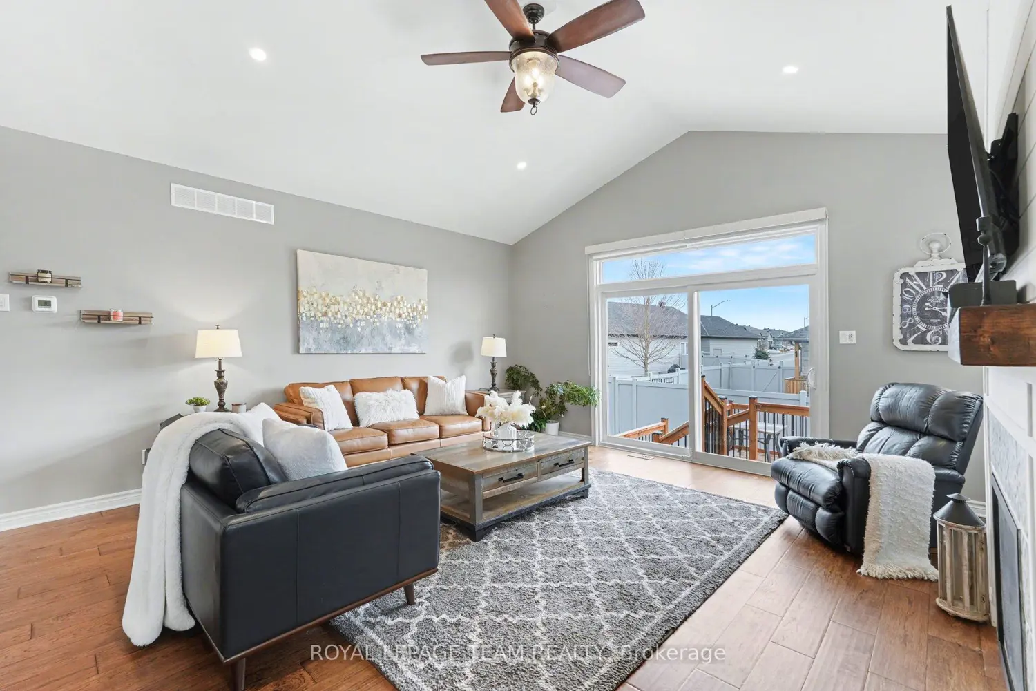 Additional image 4 of 855 Reaume Street