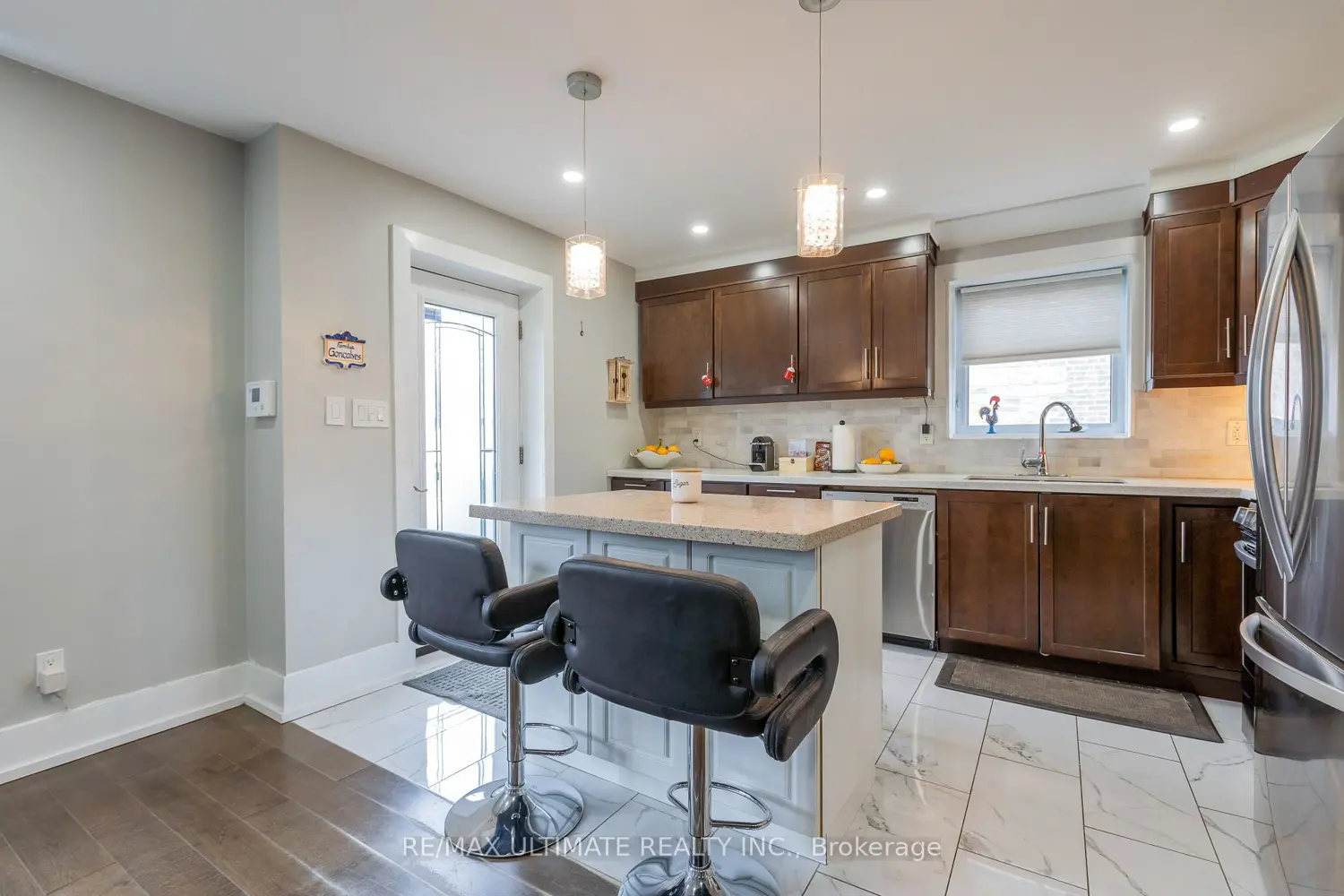 14 Nordale Crescent photo 2