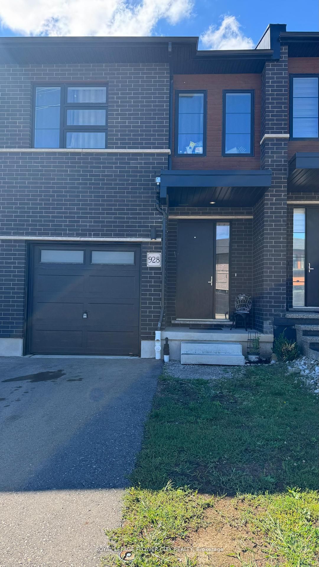 928 Robert Ferrie Drive, Kitchener, ON, N2R 0P9