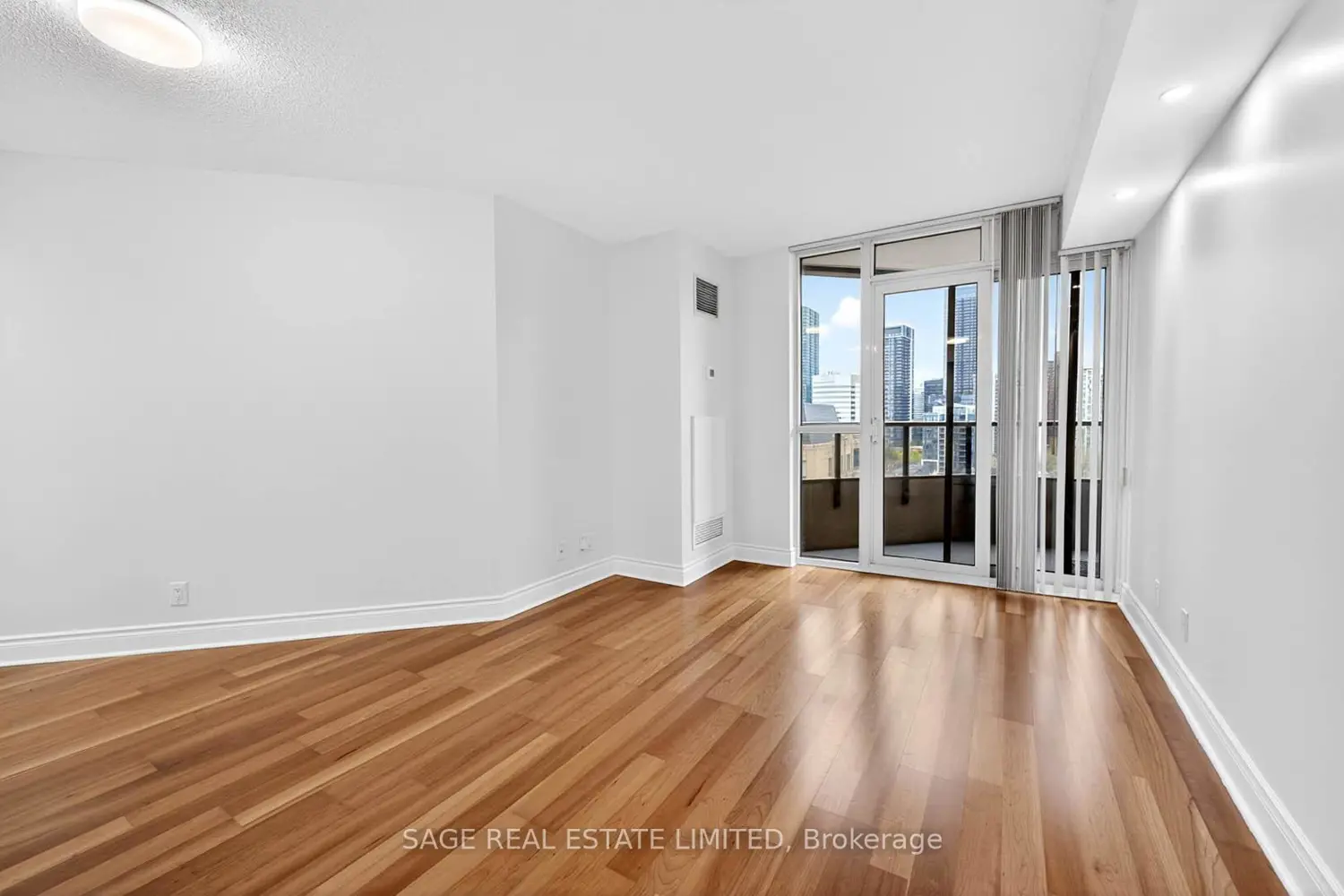 78 Harrison Garden Boulevard 1214 photo 5