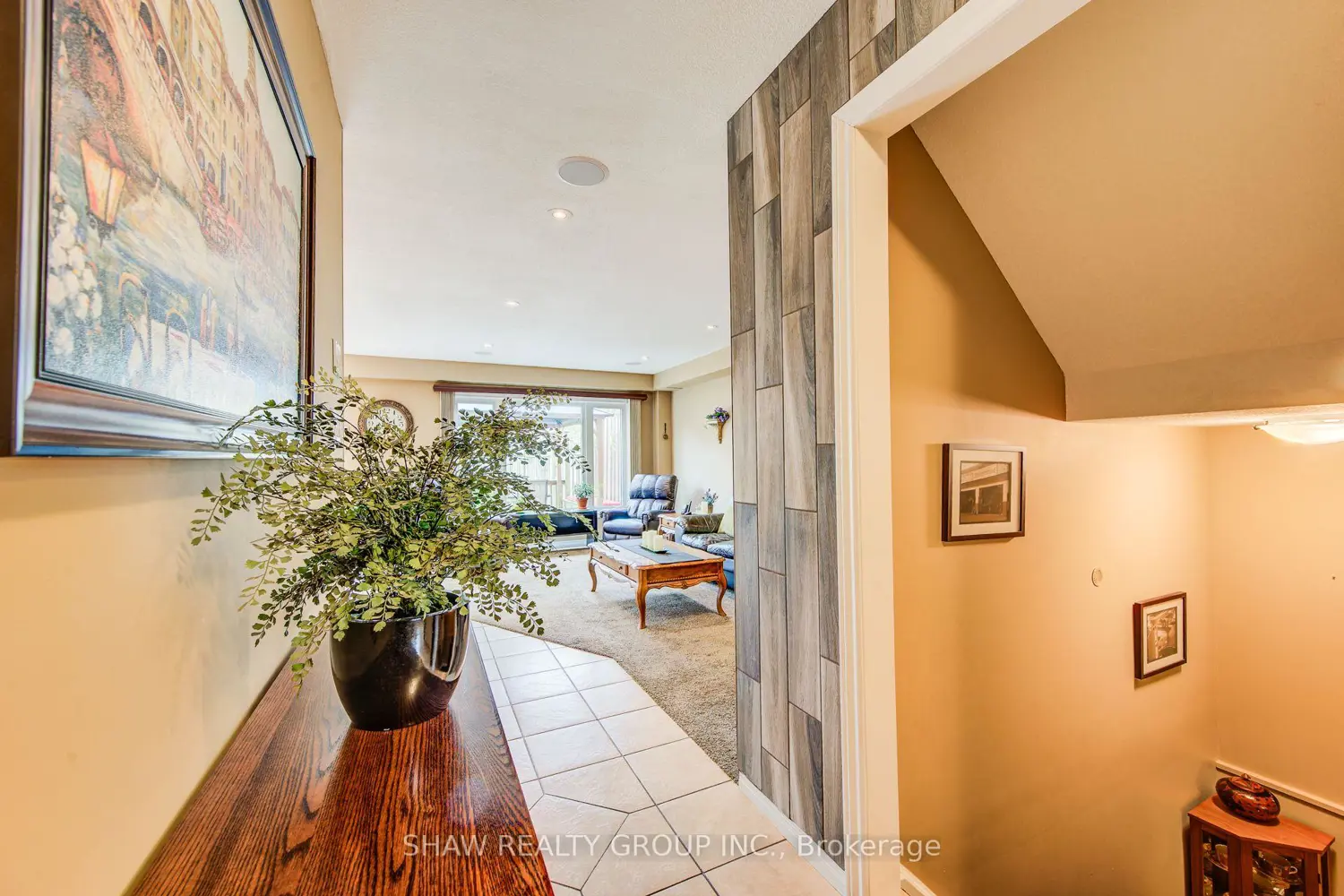 28 Walker Way photo 4
