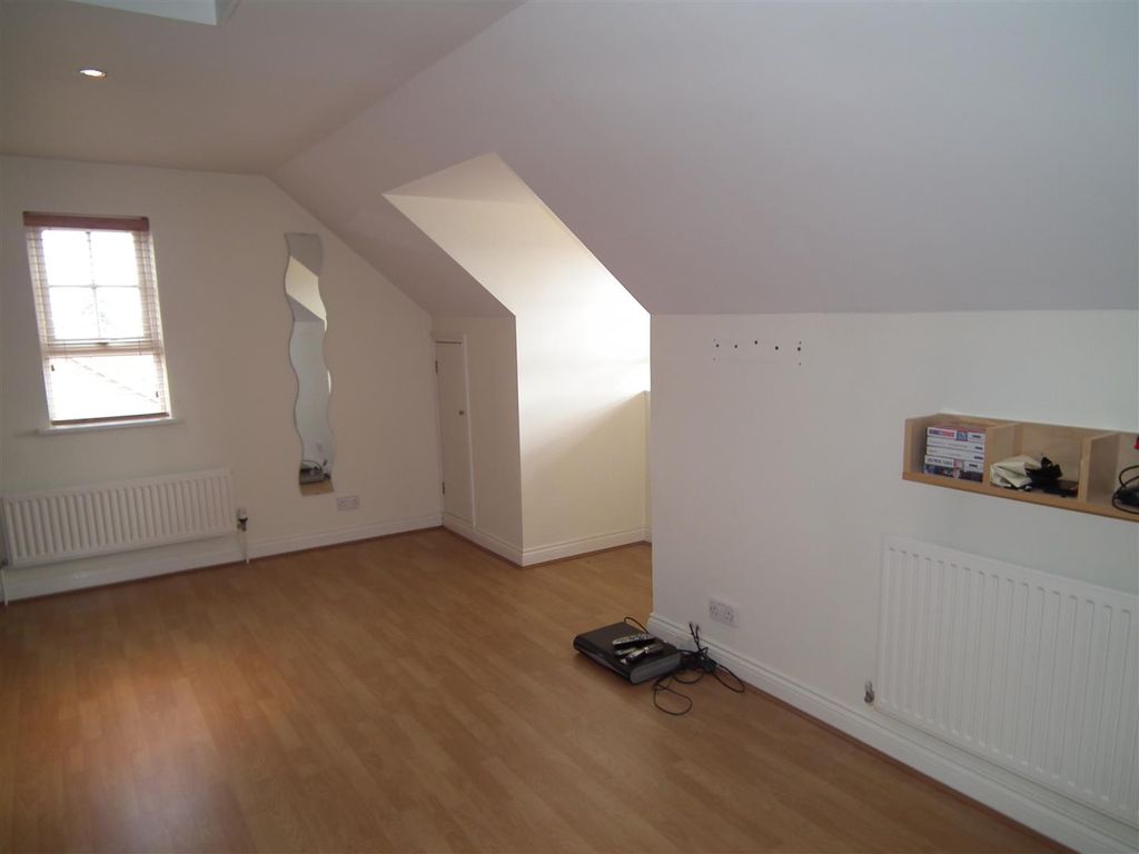 Additional image 16 of 5 bed detached house to rentAbington Vale, Northampton NN3