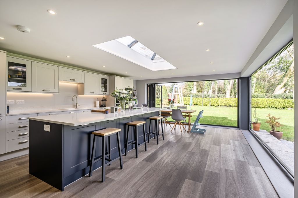 Additional image 2 of 4 bed detached house to rentMill Close, Lower Beeding, Horsham RH13